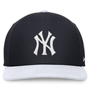 white-new-york-yankees-two-tone-snapback-hat_ss5_p-200248192+pv-2+u-ngg2n1nf6snb0i9zx9ra+v-gya9ypd0mvvst6kmm4fm.webp